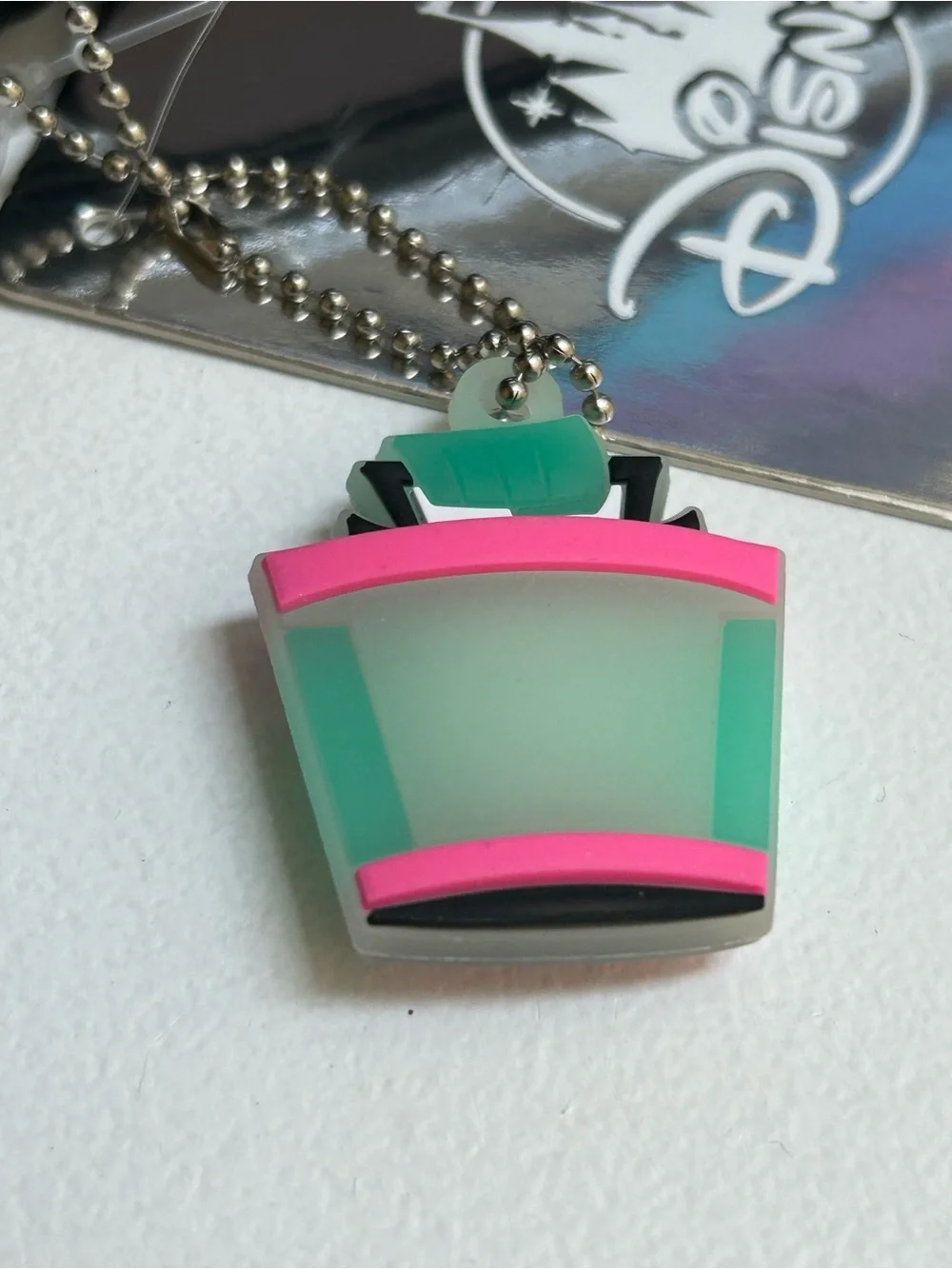 Disney Haunted Mansion HatBox Ghost Fan with Glow in the Dark Keychain